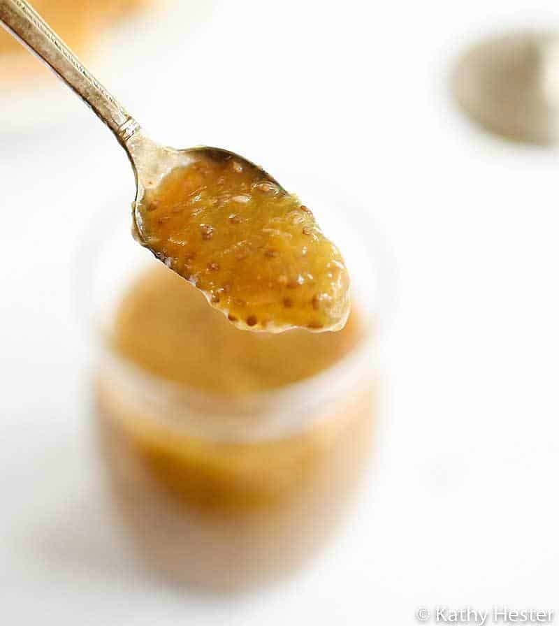 Instant Pot Vanilla Peach Chia Jam 