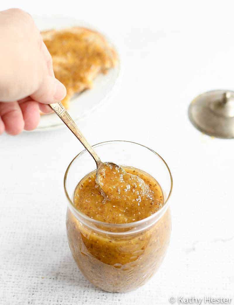 Instant Pot Vanilla Peach Chia Jam 