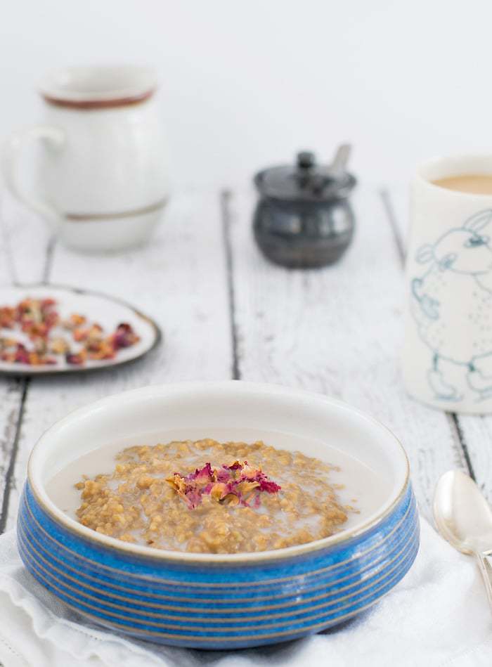 https://plantbasedinstantpot.com/wp-content/uploads/2019/01/earl-grey-oatmeal-0032-1.jpg