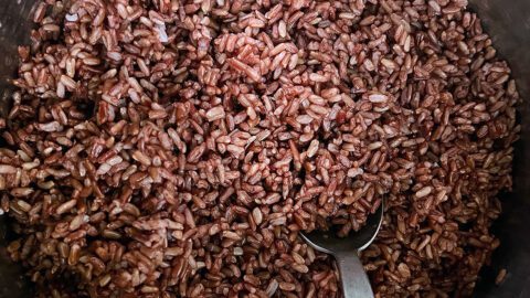 https://plantbasedinstantpot.com/wp-content/uploads/2022/04/cooked-madagascar-pink-rice-in-ip-480x270.jpg